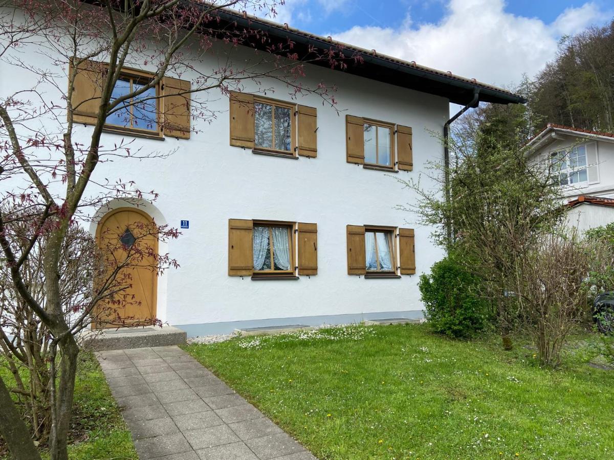 Modern Eingerichtete Mit 2 Schlafzimmern * Bergen (Bavaria)