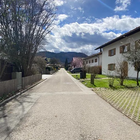 Modern Eingerichtete Wohnung Mit 2 Schlafzimmern Bergen  Buitenkant foto