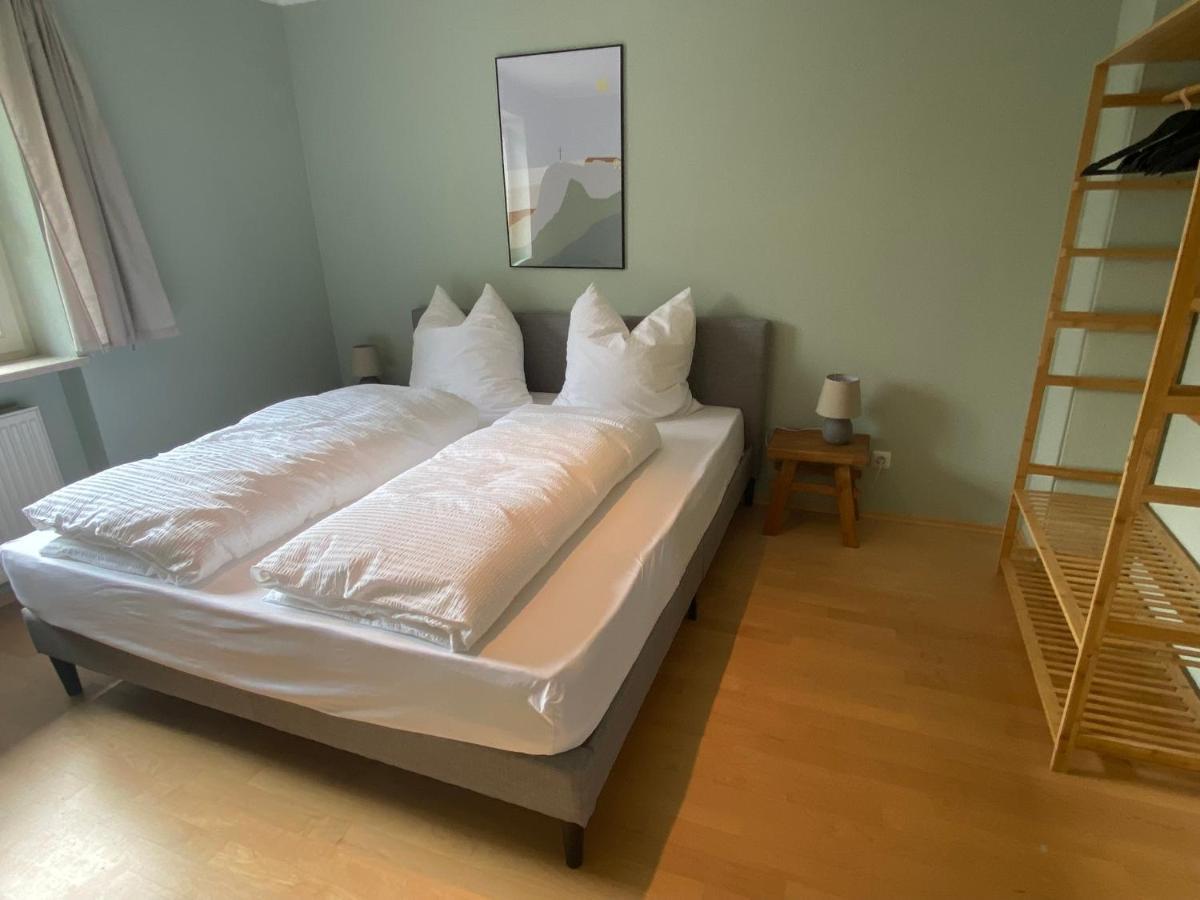 Modern Eingerichtete Mit 2 Schlafzimmern * Bergen (Bavaria)