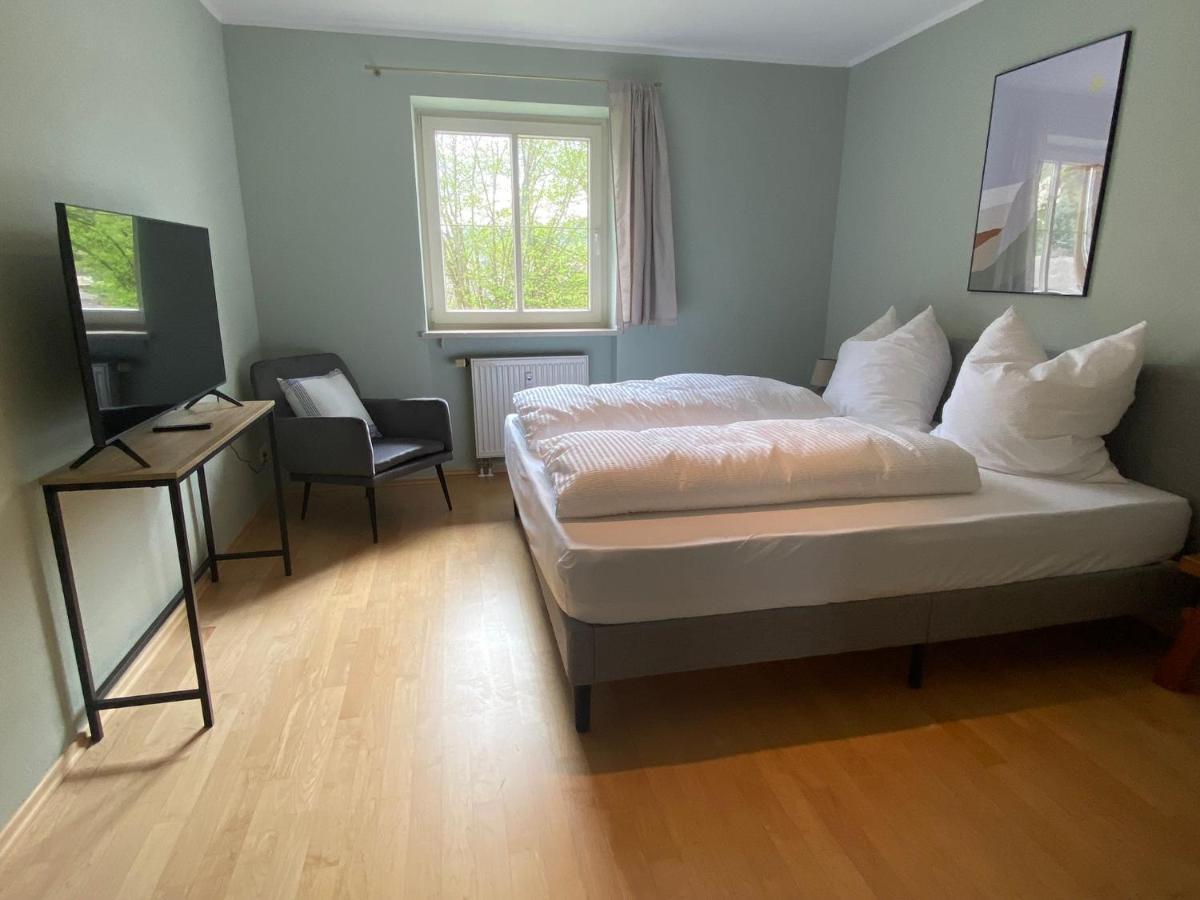 Appartement Modern Eingerichtete Mit 2 Schlafzimmern Bergen (Bavaria)