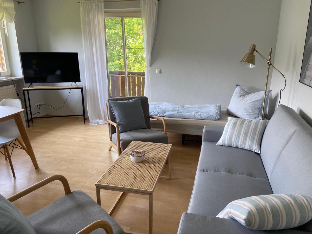 Modern Eingerichtete Mit 2 Schlafzimmern Appartement Bergen (Bavaria)